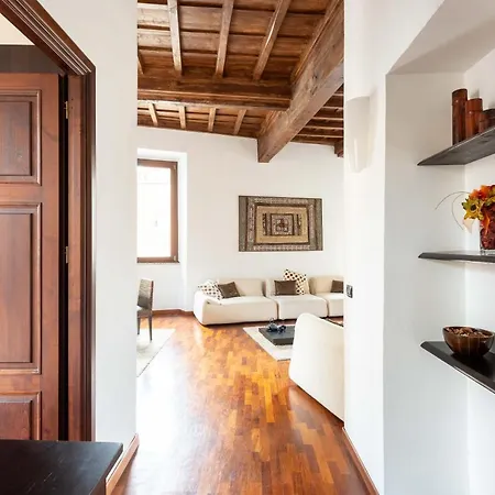 Apartment Trevi Fountain Square View Luxury Apartment