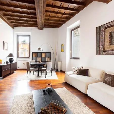 Trevi Fountain Square View Luxury Apartment Apartment *