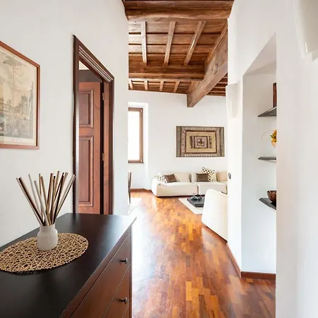 Apartment Trevi Fountain Square View Luxury Apartment